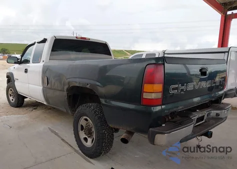 2001 Chevrolet Silverado K2500 Heavy Duty from USA, damaged, VIN 1GCHK29U01E133165